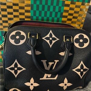 Louis Vuitton Black and Cream speedy bandouliere 25 with Iconic Monogram